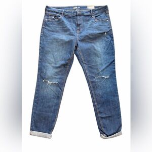 NWT Old Navy Distressed Rockstar Super Skinny jeans Size 18